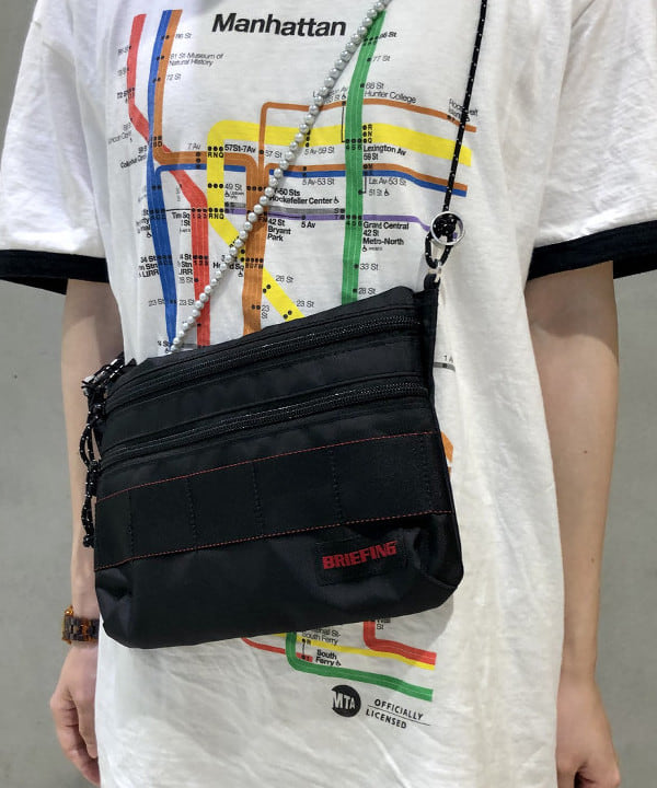 みりさんの「BEAMS WOMEN｜【別注】BRIEFING / SACOCHE」を使ったコーディネート