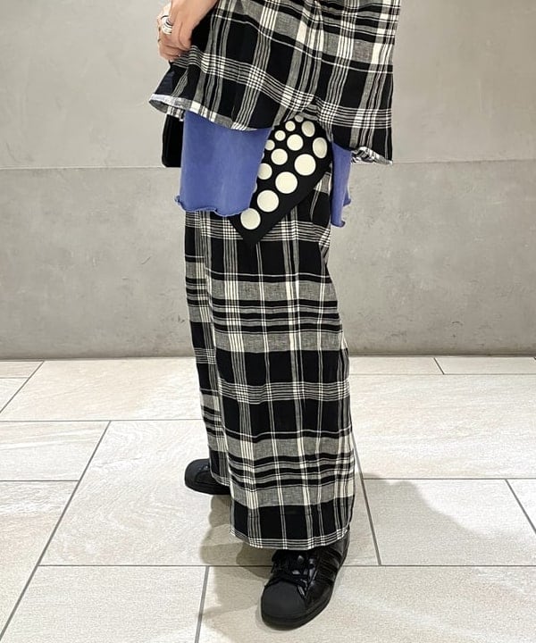 カスタニ モモノさんの「BEAMS WOMEN｜【別注】BRIEFING / SACOCHE」を使ったコーディネート