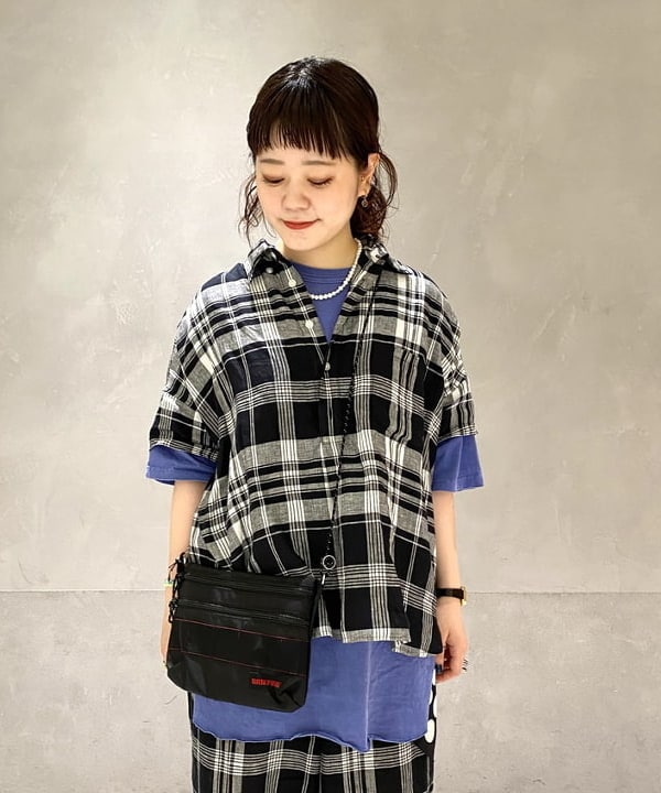 カスタニ モモノさんの「BEAMS WOMEN｜【別注】BRIEFING / SACOCHE」を使ったコーディネート