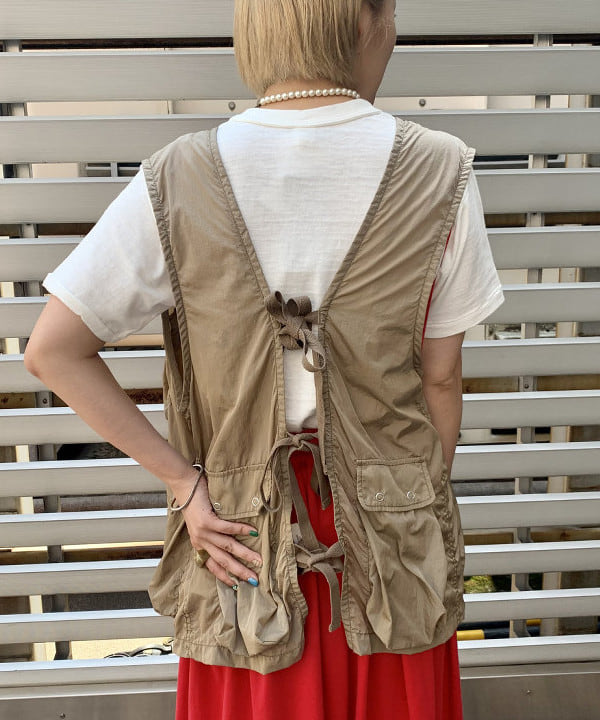 朱華さんの「BEAMS WOMEN｜WAREHOUSE & CO. / 別注 ステンシル13 Tシャツ」を使ったコーディネート