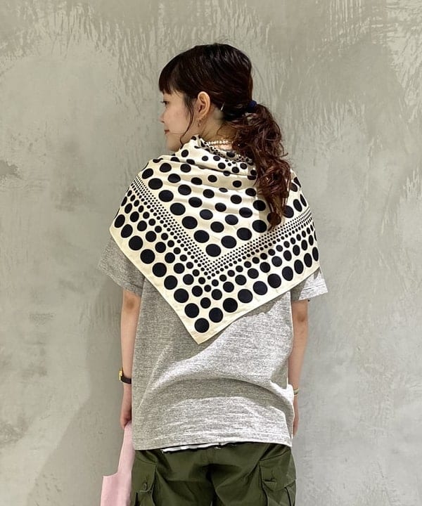 カスタニ モモノさんの「BEAMS WOMEN｜WAREHOUSE & CO. / 別注 ステンシル13 Tシャツ」を使ったコーディネート