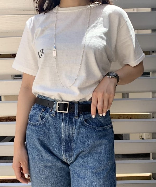 ナツハさんの「BEAMS WOMEN｜WAREHOUSE & CO. / 別注 ステンシル13 Tシャツ」を使ったコーディネート
