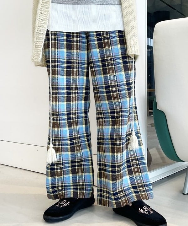 ハルカワエさんの「BEAMS WOMEN｜WAREHOUSE & CO. / 別注 ステンシル13 Tシャツ」を使ったコーディネート