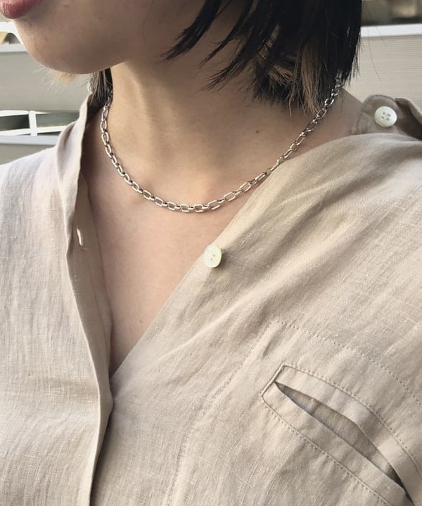 篠崎 香月さんの「BEAMS WOMEN｜PHILIPPE AUDIBERT × Demi-Luxe BEAMS / 別注 Millie ネックレス シルバー」を使ったコーディネート