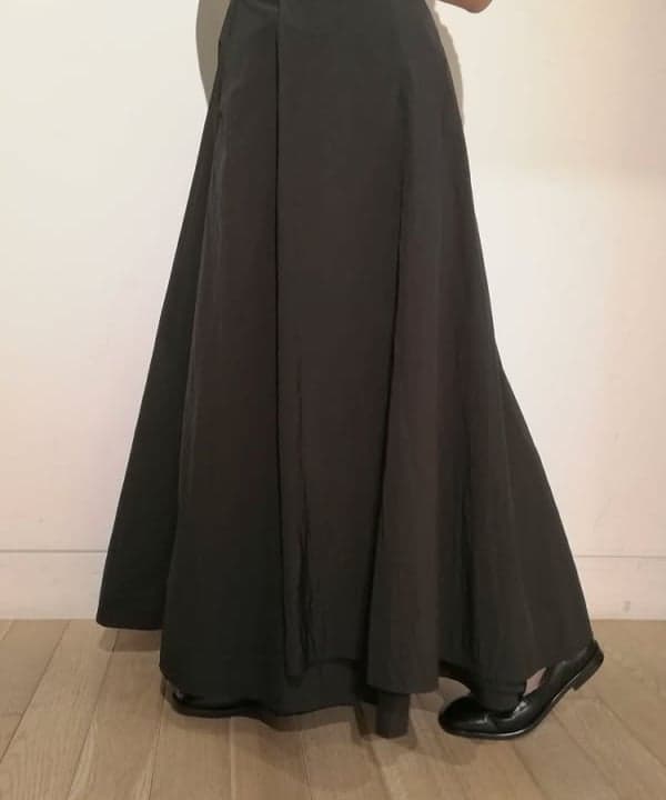 塚越 有紀さんの「BEAMS WOMEN｜Demi-Luxe BEAMS / シルク 5分袖 タートルネックニット」を使ったコーディネート