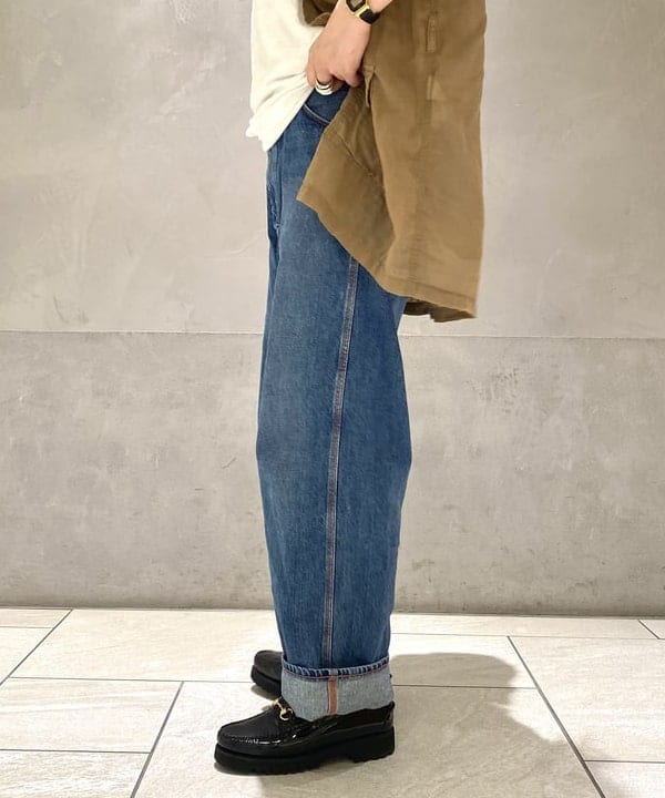 カスタニ モモノさんの「BEAMS WOMEN｜WAREHOUSE & CO. / 別注 ステンシル13 Tシャツ」を使ったコーディネート