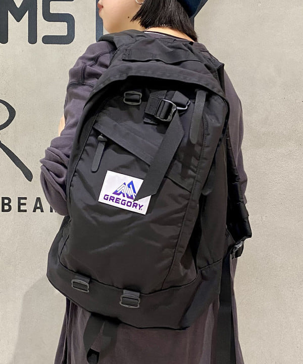 ミナミマリコさんの「BEAMS WOMEN｜【別注】BUZZ RICKSON'S / チノパンツ」を使ったコーディネート