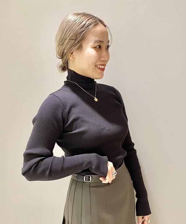 横川 真理奈さんの「BEAMS WOMEN｜」を使ったコーディネート
