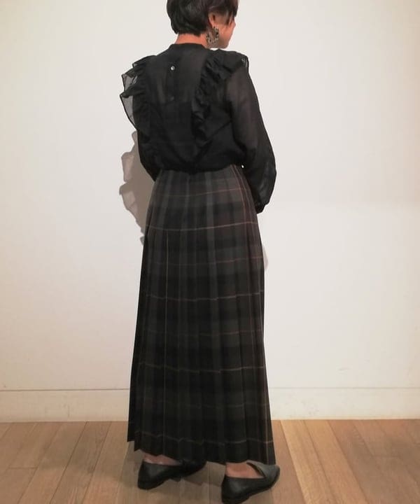 塚越 有紀さんの「BEAMS WOMEN｜PASCUCCI &times; Demi-Luxe BEAMS / 別注 SMART ローファー」を使ったコーディネート