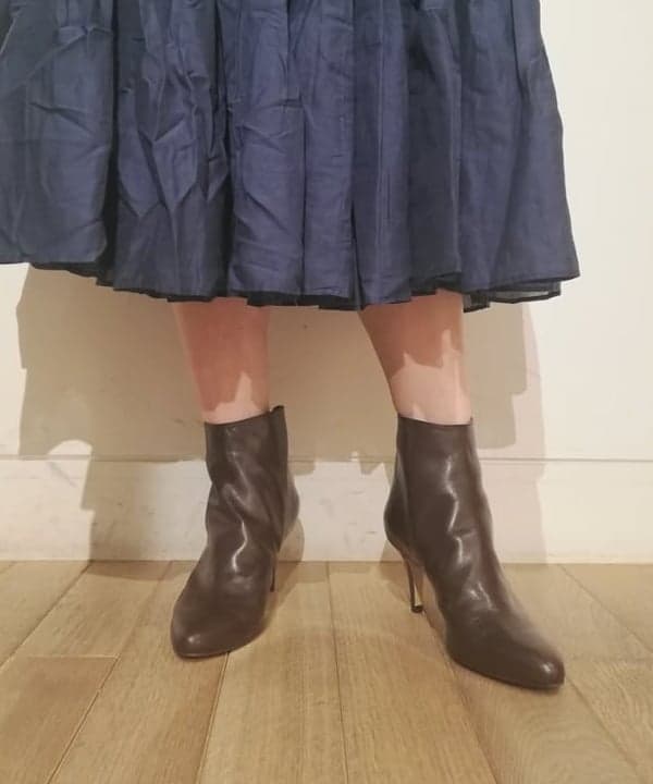 塚越 有紀さんの「BEAMS WOMEN｜ne Quittez pas &times; Demi-Luxe BEAMS / 別注 ボイルパネル ロングスリーブ ワンピース」を使ったコーディネート