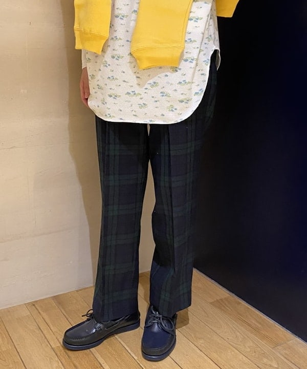 にしだてさんの「BEAMS WOMEN｜BEAMS BOY / ポリエステル ウール シンチ バック スラックス」を使ったコーディネート