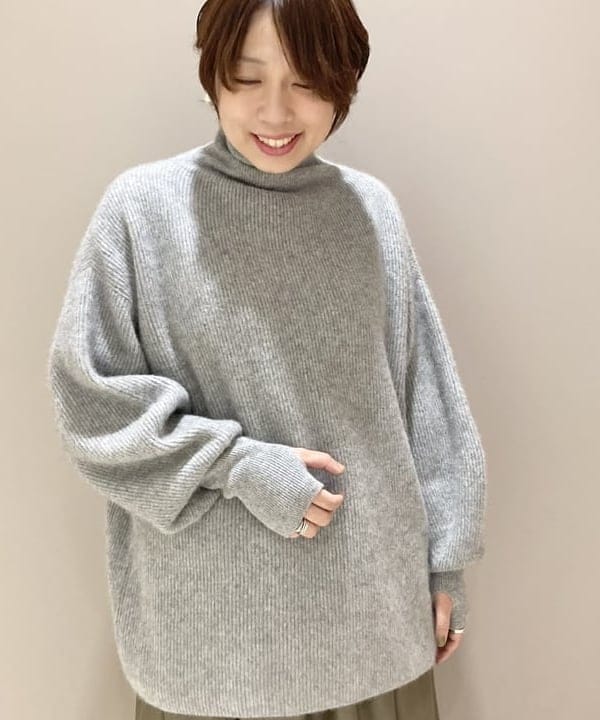 塚越 有紀さんの「BEAMS WOMEN｜Demi-Luxe BEAMS / フェイクナッパレザー スカート」を使ったコーディネート