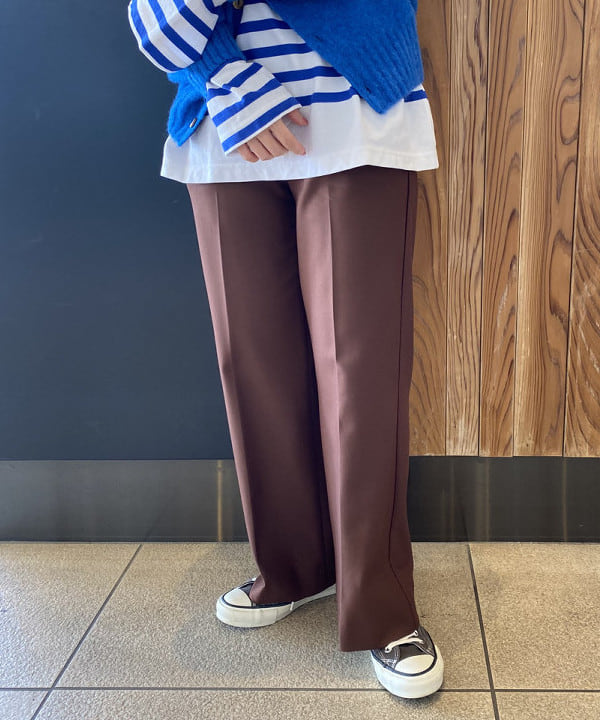 大田 麗未さんの「BEAMS WOMEN｜ナバルボーダー ビッグ ボートネック カットソー」を使ったコーディネート