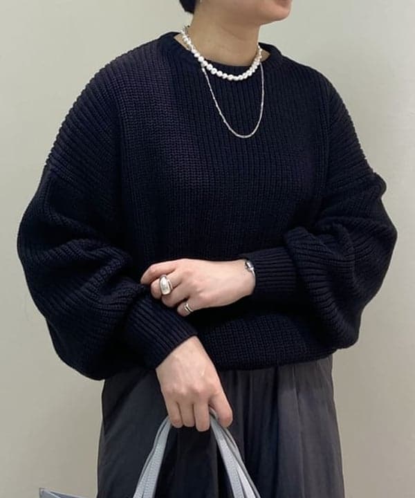 もり ともみさんの「BEAMS WOMEN｜jour couture / Dimple.03 パールネックレス」を使ったコーディネート