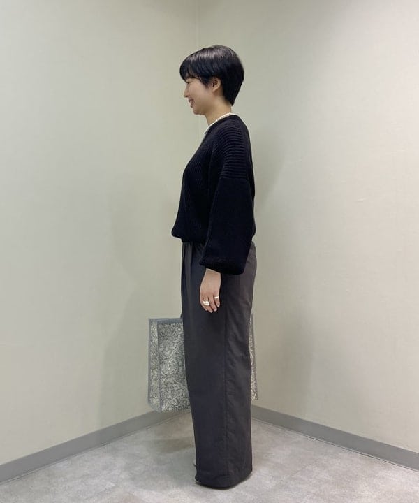 もり ともみさんの「BEAMS WOMEN｜jour couture / Dimple.03 パールネックレス」を使ったコーディネート