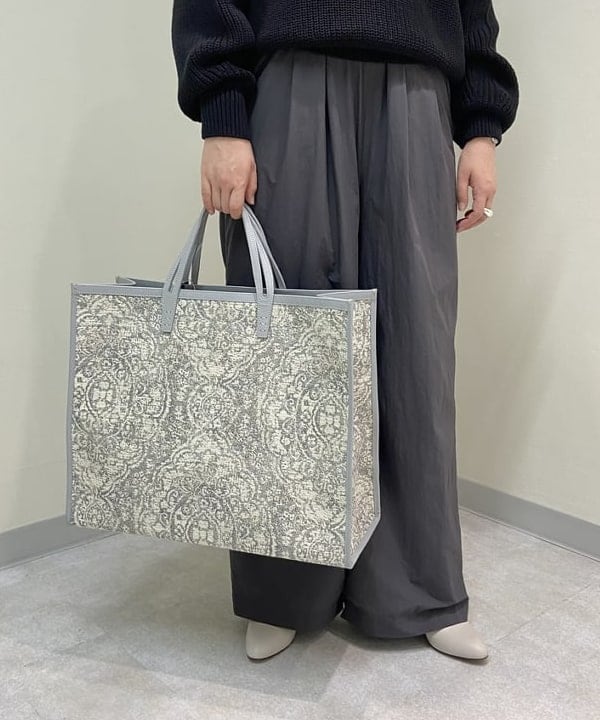 もり ともみさんの「BEAMS WOMEN｜jour couture / Dimple.03 パールネックレス」を使ったコーディネート