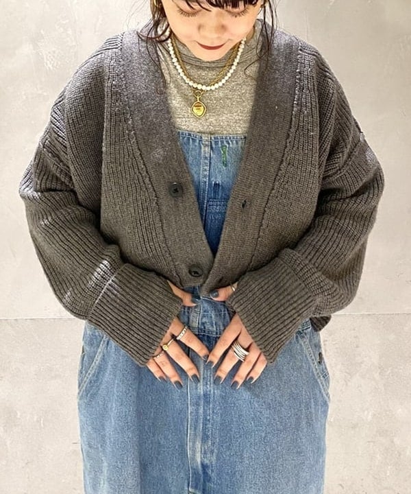 カスタニ モモノさんの「BEAMS WOMEN｜WAREHOUSE & CO. / 別注 ステンシル13 Tシャツ」を使ったコーディネート