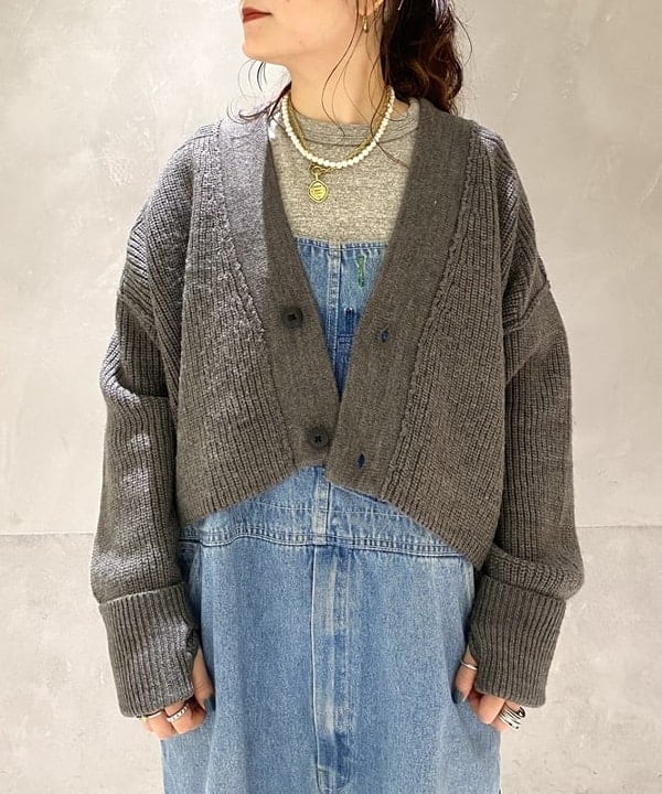 カスタニ モモノさんの「BEAMS WOMEN｜WAREHOUSE & CO. / 別注 ステンシル13 Tシャツ」を使ったコーディネート