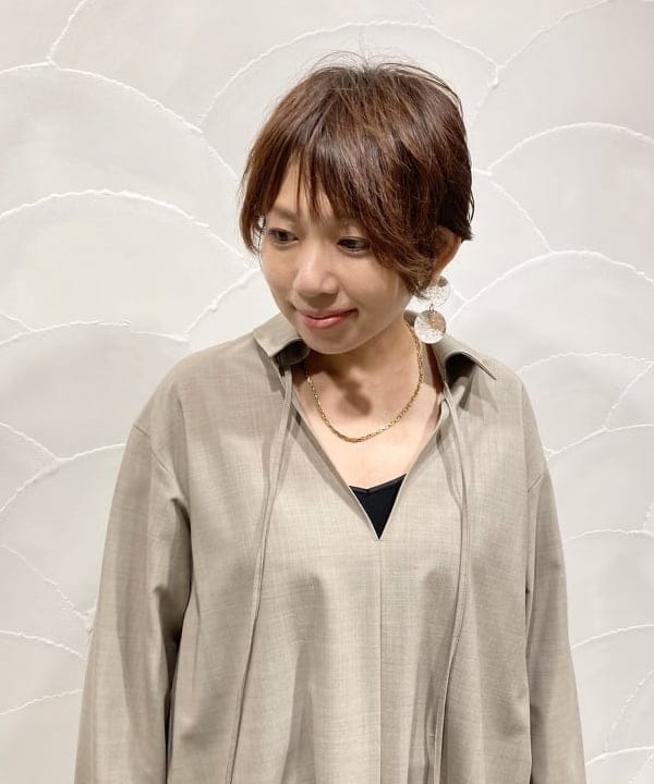 塚越 有紀さんの「BEAMS WOMEN｜Demi-Luxe BEAMS / スキッパー プルオーバーシャツ」を使ったコーディネート