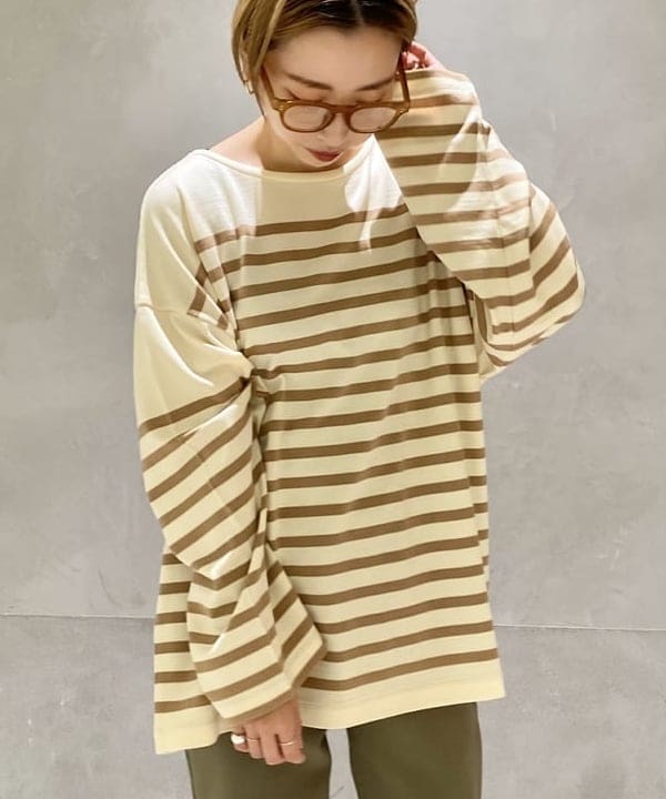 丸山 真菜美さんの「BEAMS WOMEN｜AUBERGE / ウール BIG CHARLOTTE ボーダーカットソー」を使ったコーディネート