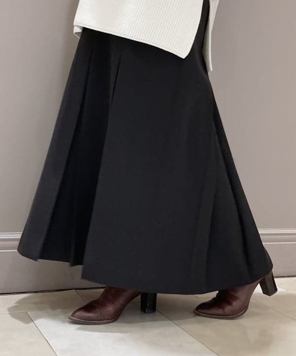 塚越 有紀さんの「BEAMS WOMEN｜Demi-Luxe BEAMS / コットン混 畦編み チュニック」を使ったコーディネート