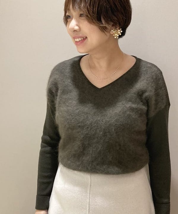 塚越 有紀さんの「BEAMS WOMEN｜Demi-Luxe BEAMS / ウール リバースカート」を使ったコーディネート