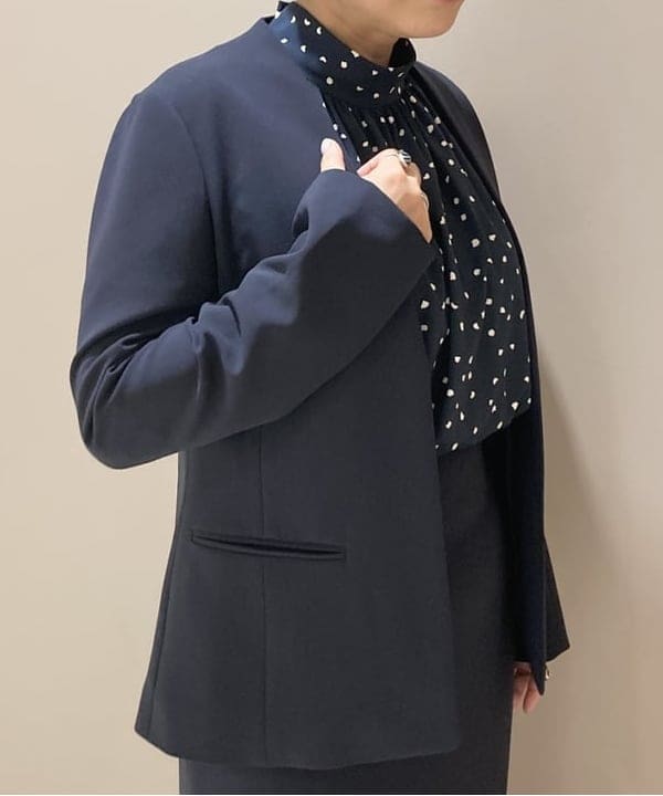 塚越 有紀さんの「BEAMS WOMEN｜トリアセ カラーレスジャケット＊」を使ったコーディネート