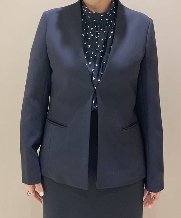 塚越 有紀さんの「BEAMS WOMEN｜トリアセ カラーレスジャケット＊」を使ったコーディネート