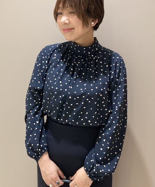 塚越 有紀さんの「BEAMS WOMEN｜Demi-Luxe BEAMS / パールイヤリング」を使ったコーディネート