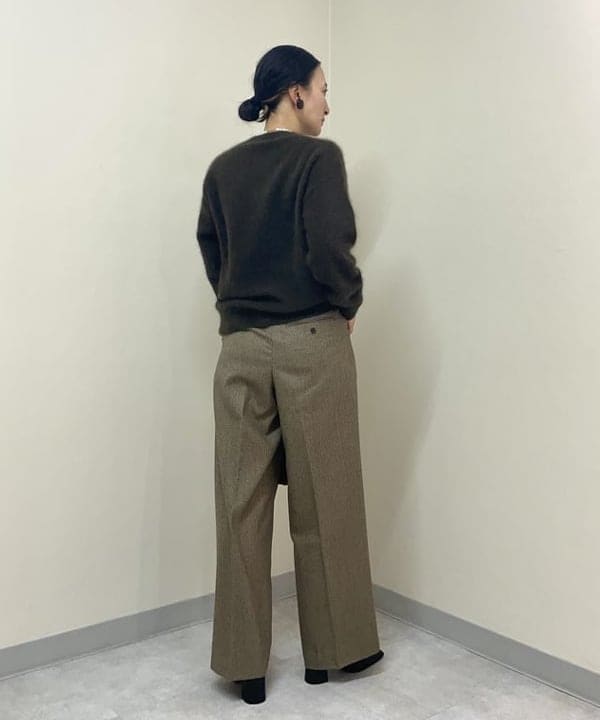 越智 里美さんの「BEAMS WOMEN｜jour couture / Dimple.03 パールネックレス」を使ったコーディネート