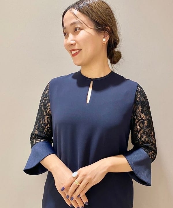 横川 真理奈さんの「BEAMS WOMEN｜Demi-Luxe BEAMS / パールイヤリング」を使ったコーディネート