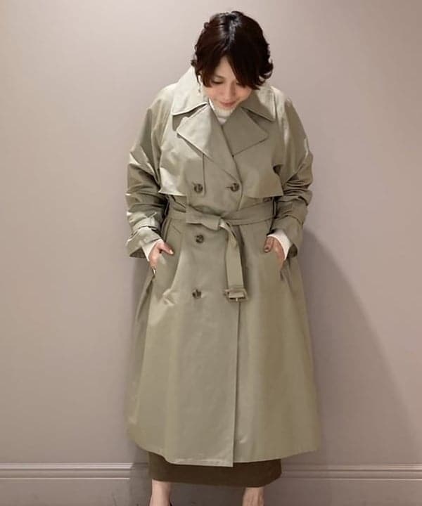 塚越 有紀さんの「BEAMS WOMEN｜Demi-Luxe BEAMS / シャンブレー ライトトレンチコート」を使ったコーディネート