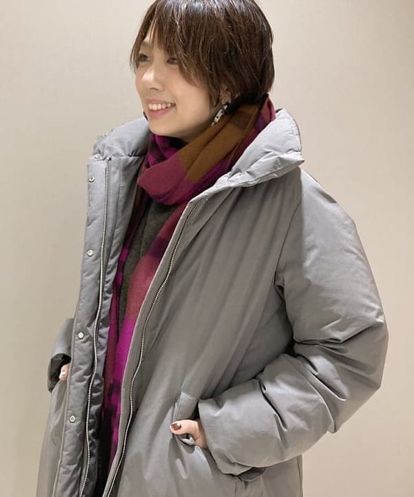 塚越 有紀さんの「BEAMS WOMEN｜Demi-Luxe BEAMS / カシミヤ ラグラン ハイネックニット」を使ったコーディネート