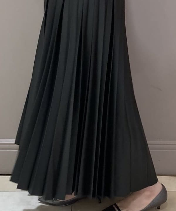 塚越 有紀さんの「BEAMS WOMEN｜AK＋1 / フーデッドパーカ」を使ったコーディネート