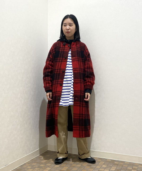 ミナミマリコさんの「BEAMS WOMEN｜【別注】BUZZ RICKSON'S / チノパンツ」を使ったコーディネート