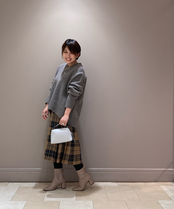 塚越 有紀さんの「BEAMS WOMEN｜O&rsquo;NEIL OF DUBLIN / CONOR PASS キルトスカート」を使ったコーディネート