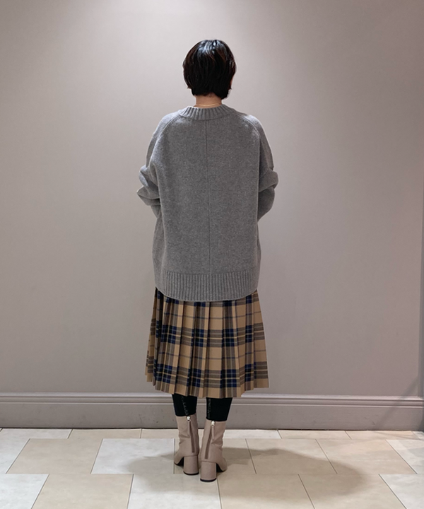 塚越 有紀さんの「BEAMS WOMEN｜O&rsquo;NEIL OF DUBLIN / CONOR PASS キルトスカート」を使ったコーディネート