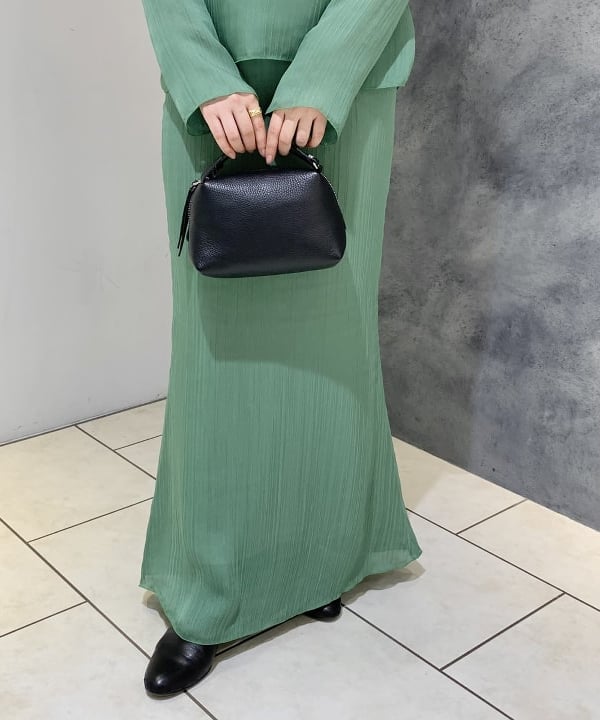 大川 美咲さんの「BEAMS WOMEN｜PHILIPPE AUDIBERT × Demi-Luxe BEAMS / 別注 Millie ネックレス シルバー」を使ったコーディネート