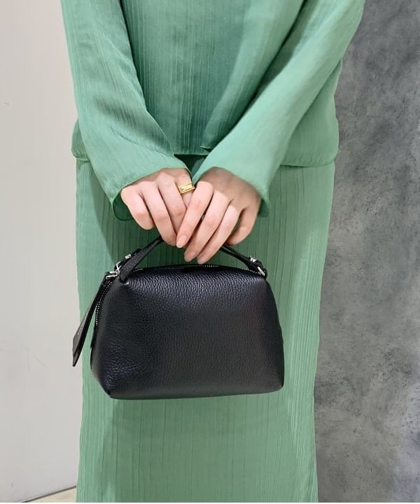 大川 美咲さんの「BEAMS WOMEN｜PHILIPPE AUDIBERT × Demi-Luxe BEAMS / 別注 Millie ネックレス シルバー」を使ったコーディネート