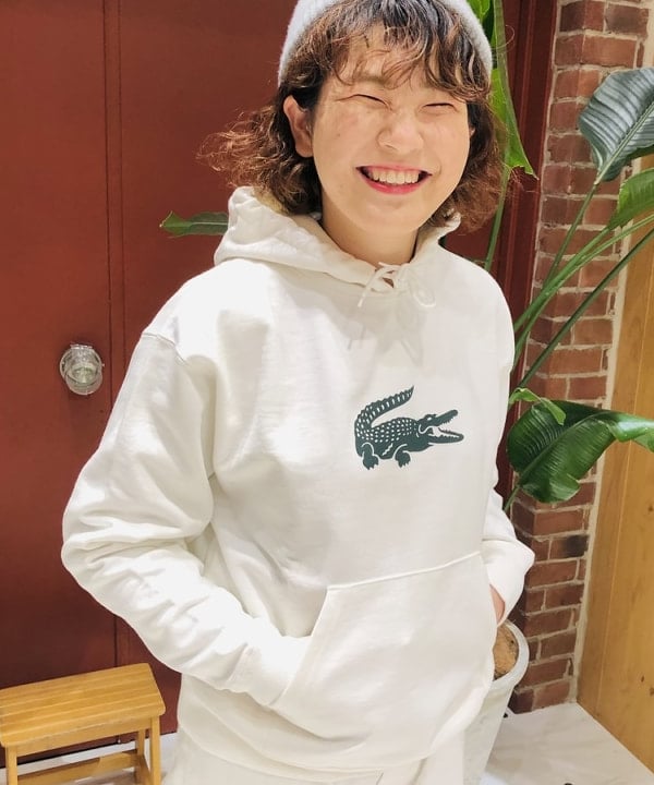 エノモト アミさんの「BEAMS WOMEN｜ワイド テーパード デニム」を使ったコーディネート