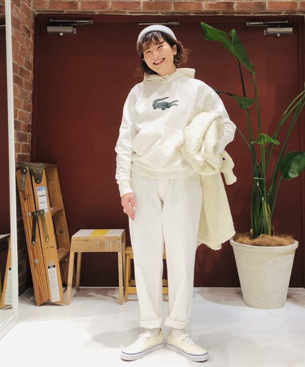エノモト アミさんの「BEAMS WOMEN｜ワイド テーパード デニム」を使ったコーディネート