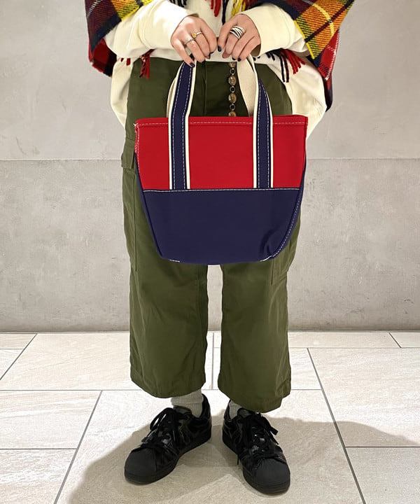 カスタニ モモノさんの「BEAMS WOMEN｜L.L.Bean / Deep Bottom Deluxe Boat and Tote S」を使ったコーディネート