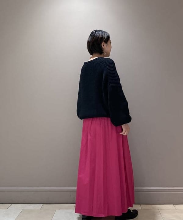 塚越 有紀さんの「BEAMS WOMEN｜Demi-Luxe BEAMS / あぜ編み ビッグプルオーバーニット」を使ったコーディネート