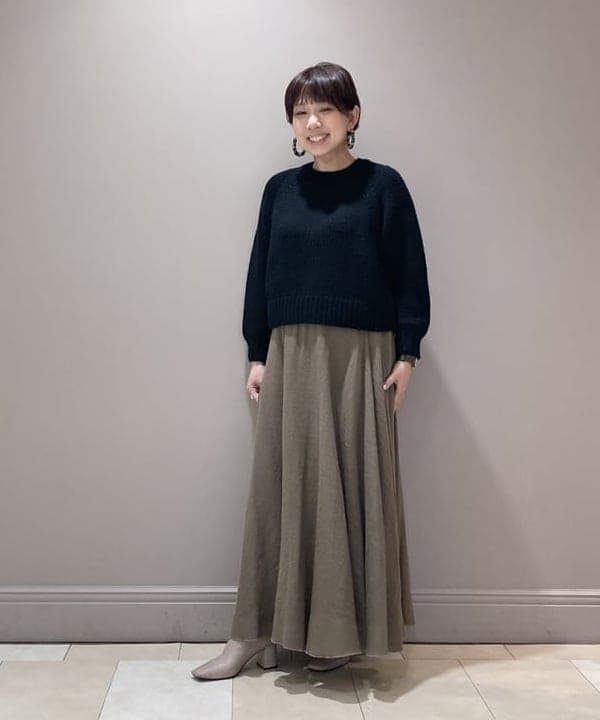 塚越 有紀さんの「BEAMS WOMEN｜ANGEL ALARCON / スタックヒール ショートブーツ」を使ったコーディネート