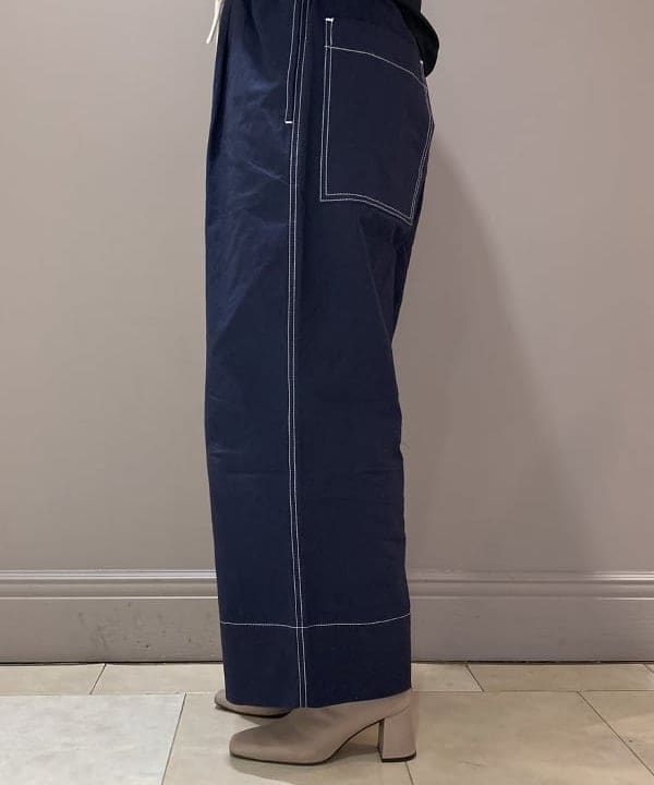 塚越 有紀さんの「BEAMS WOMEN｜ANGEL ALARCON / スタックヒール ショートブーツ」を使ったコーディネート