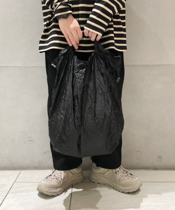 土田 達也さんの「BEAMS WOMEN｜GRANITE GEAR / AIR GROCERY BAG エコバッグ」を使ったコーディネート