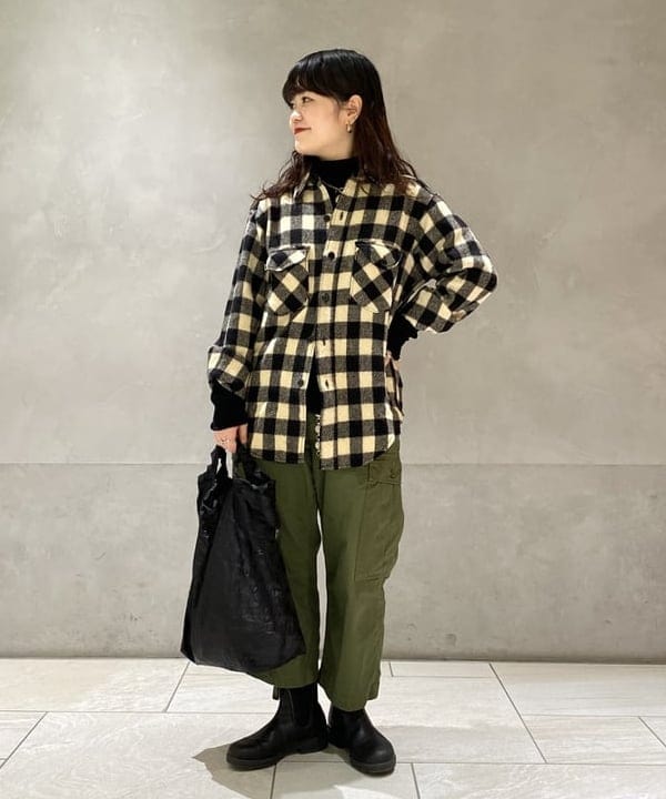 カスタニ モモノさんの「BEAMS WOMEN｜GRANITE GEAR / AIR GROCERY BAG エコバッグ」を使ったコーディネート