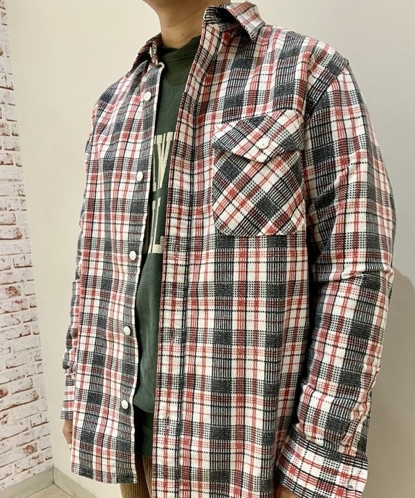 戸次 裕星さんの「BEAMS WOMEN｜BEAMS / ウェビング バギーパンツ」を使ったコーディネート