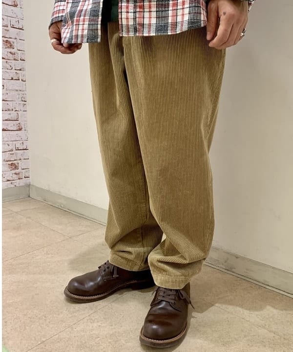 戸次 裕星さんの「BEAMS WOMEN｜BEAMS / ウェビング バギーパンツ」を使ったコーディネート