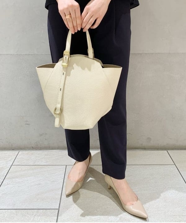 大川 美咲さんの「BEAMS WOMEN｜トリアセ 1タック パンツ＊」を使ったコーディネート